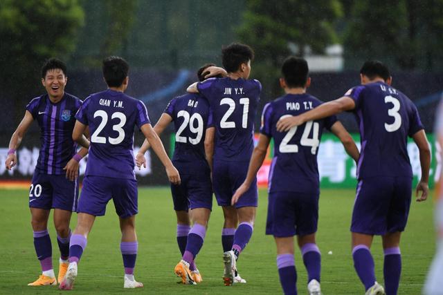 利拉德41分雄鹿逆转胜快船 森林里险胜开拓者