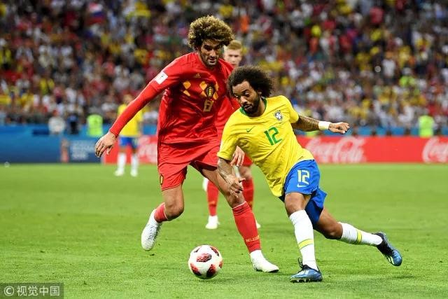 闫鹏飞22+12上海2-1晋级八强 首钢4人被驱逐